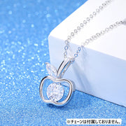 ペンダントトップ ペンダントヘッド レディース アクセサリー チャーム ラインストーン リンゴ 果物 シルバーカラー 可愛い 女性 婦人 おしゃれ ギフト プレゼント 記念日 誕生日 贈り物 ファッション小物 服飾小物