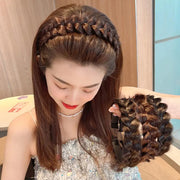 カチューシャ 三つ編み レディース 女性用 婦人 ヘアアクセサリー みつあみ パーツ C型ヘアバンド おしゃれ かわいい 普段使い お出かけ フォーマル プレゼント ギフト ワンポイント 楽ちん 通勤 大人 成人式