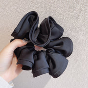 シュシュ ヘアゴム ヘアアクセサリー レディース 髪飾り まとめ髪 髪留め 無地 単色 ふんわり サテン調 バイピング おしゃれ かわいい ヘアアレンジ 華やか 大人上品 フェミニン シック オフィス お出かけ デート 女性用 婦人 ファッション小物