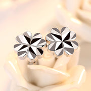 ピアス レディース アクセサリー 女性用 スタッドピアス 四つ葉 クローバー かわいい おしゃれ 小ぶり シンプル ギフト プレゼント