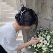 ヘアクリップ バンスクリップ レディース ヘアアクセサリー 髪飾り 髪留め クロス 結び目 大きめ シンプル 無地 まとめ髪 ヘアアレンジ カジュアル かわいい おしゃれ デイリー 普段使い お出かけ 単色 ベージュ ブラウン グリーン ピンク ホワイト クリア グリーン グレー