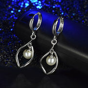 フープピアス リングピアス アクセサリー レディース 女性用 ファッション小物 輪っか サークル フェイクパール ねじれ 揺れる ゆらゆら おしゃれ かわいい 上品 エレガント プレゼント ギフト 誕生日 記念日 デイリー お出かけ用
