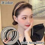 カチューシャ ヘアアクセサリー レディース 女性 女子 細目 フェイクレザー レザー調 ねじり クロス シンプル ヘアアレンジ 髪飾り まとめ髪 お洒落 可愛い ファッション小物