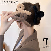 バンスクリップ ヘアクリップ レディース 女性 婦人 ヘアアクセサリー まとめ髪 髪留め ヘアアレンジ 起毛 ふわふわ フェイクファー クロス 大きめ 単色 無地 シンプル かわいい おしゃれ カジュアル お出かけ 通勤 プレゼント 黒 オフホワイト 茶 カーキ ピンク 青