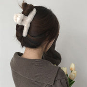 バンスクリップ ヘアクリップ レディース 女性 婦人 ヘアアクセサリー まとめ髪 髪留め ヘアアレンジ 起毛 ふわふわ フェイクファー クロス 大きめ 単色 無地 シンプル かわいい おしゃれ カジュアル お出かけ 通勤 プレゼント 黒 オフホワイト 茶 カーキ ピンク 青