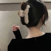 バンスクリップ ヘアクリップ レディース 女性 婦人 ヘアアクセサリー まとめ髪 髪留め ヘアアレンジ 起毛 ふわふわ フェイクファー クロス 大きめ 単色 無地 シンプル かわいい おしゃれ カジュアル お出かけ 通勤 プレゼント 黒 オフホワイト 茶 カーキ ピンク 青