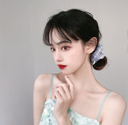 シュシュ ヘアゴム 髪ゴム レディース 女性 ヘアアクセサリー チェック柄 まとめ髪 髪飾り ヘアアレンジ ポニーテール おしゃれ かわいい お出かけ 普段使い ファッション小物 ギフト プレゼント 贈り物