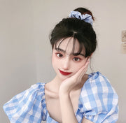 シュシュ ヘアゴム 髪ゴム レディース 女性 ヘアアクセサリー チェック柄 まとめ髪 髪飾り ヘアアレンジ ポニーテール おしゃれ かわいい お出かけ 普段使い ファッション小物 ギフト プレゼント 贈り物