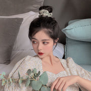 シュシュ ヘアゴム 髪ゴム レディース 女性 ヘアアクセサリー チェック柄 まとめ髪 髪飾り ヘアアレンジ ポニーテール おしゃれ かわいい お出かけ 普段使い ファッション小物 ギフト プレゼント 贈り物