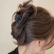 バンスクリップ ヘアクリップ 髪留め 4個セット レディース 女性 ヘアアクセサリー ファッション雑貨 長方形 四角形 ブラウン ブラック パープル カーキ シンプル シック フェミニン おしゃれ ライトフォーマル 可愛い キュート
