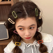 ヘアクリップ 髪留め 同色4個セット レディース 女性 ヘアアクセサリー ファッション雑貨 長方形 パッチン留め 無地 ブラウン グレー ベージュ グリーン シンプル フェミニン ガーリー ポップ カジュアル 可愛い キュート おしゃれ お揃い ペアルック
