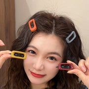 ヘアクリップ 髪留め 同色4個セット レディース 女性 ヘアアクセサリー ファッション雑貨 長方形 パッチン留め 無地 ブラウン グレー ベージュ グリーン シンプル フェミニン ガーリー ポップ カジュアル 可愛い キュート おしゃれ お揃い ペアルック