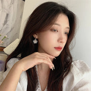 ピアス スタッドピアス イヤリング イヤークリップ レディース 女性 アクセサリー 揺れる フラワー お花 お洒落 可愛い ファッション小物 ギフト プレゼント