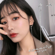 スタッドピアス レディース 女性用 アクセサリー シルバーカラー チェーン ロング アシンメトリー 揺れる リング サークル 2WAY 存在感 シンプル かっこいい  カジュアル おしゃれ 耳飾り 普段使い 婦人 ファッション小物 プレゼント 贈り物 プチギフト 誕生日 記念日 お出かけ