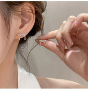 ピアス スタッドピアス イヤークリップ イヤーカフ レディース 女性 アクセサリー リボン 小ぶり 小さめ お洒落 可愛い ファッション小物