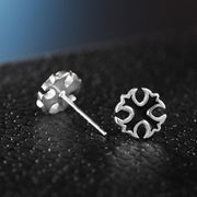 スタッドピアス メンズ レディース アクセサリー 十字架 クロス 小ぶり シルバーカラー シンプル プレゼント ギフト おしゃれ かっこいい 小さめ 銀色 ユニセックス 男性用 女性用 男女兼用