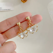 スタッドピアス レディース アクセサリー キャッチピアス 耳飾り 花 ハート 揺れる かわいい おしゃれ きれいめ プレゼント ギフト 贈り物 女性用 婦人用 ファッション小物
