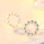 スタッドピアス レディース 耳飾り アクセサリー 女性用 フラワー 花輪 リング サークル おしゃれ かわいい 上品 お出かけ デート カジュアル デイリー フェミニン オフィス 普段使い きれいめ ガーリー ギフト プレゼント 婦人用 ファッション小物