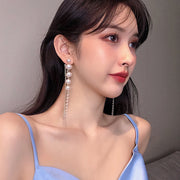 ピアス スタッドピアス レディース アクセサリー 女性用 フェイクパール ラインストーン ハート ゴールドカラー キラキラ 揺れる ゆらゆら 可愛い おしゃれ 記念日 誕生日 プレゼント 贈り物 ギフト ファッション小物 金色