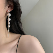 ピアス スタッドピアス レディース アクセサリー 女性用 フェイクパール ラインストーン ハート ゴールドカラー キラキラ 揺れる ゆらゆら 可愛い おしゃれ 記念日 誕生日 プレゼント 贈り物 ギフト ファッション小物 金色