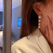 ピアス スタッドピアス レディース アクセサリー 女性用 フェイクパール ラインストーン ハート ゴールドカラー キラキラ 揺れる ゆらゆら 可愛い おしゃれ 記念日 誕生日 プレゼント 贈り物 ギフト ファッション小物 金色
