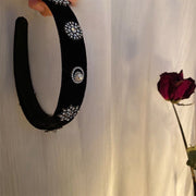 カチューシャ レディース 女性 婦人 ヘアアクセサリー 髪留め 髪飾り まとめ髪 ヘアアレンジ ベロア ラインストーン ラインストーン かわいい おしゃれ キラキラ 豪華 大人女子 お出かけ プレゼント ギフト ブラック