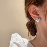 ピアス スタッドピアス レディース 女性 アクセサリー 耳飾り ハート シンプル ガーリー キュート おしゃれ かわいい お出かけ ギフト プレゼント 贈り物