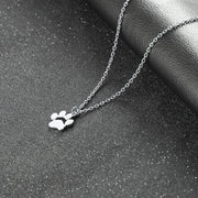 ネックレス ペンダント レディース アクセサリー 揺れる 動物 いぬ 犬足 肉球 チェーン かわいい 可愛い プレゼント ギフト