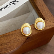 ピアス レディース パール調 フェイクパール ニュアンス 歪つ いびつ 楕円 おしゃれ かわいい 上品 きれいめ スタッドピアス 女性 プレゼント ギフト