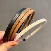カチューシャ レディース 女性用 ヘアアクセサリー 細め レザー調 フェイクレザー 髪飾り ヘアアレンジ 無地 シンプル お洒落 きれいめ 大人可愛い お出かけ 普段使い ファッション小物 婦人用