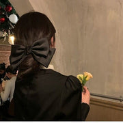 シュシュ リボン ヘアアクセサリー 髪飾り レディース 女性 アクセサリー ファッション小物 無地 単色 大ぶり まとめ髪 髪留め 上品 きれいめ かわいい おしゃれ 定番 お出かけ オフィス パーティ ギフト プレゼント 黒 赤