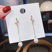 スタッドピアス アクセサリー レディース 女性用 ファッション小物 チェーン フェイクパール ラインストーン リーフ 葉 揺れる ゆらゆら おしゃれ かわいい エレガント 上品 プレゼント ギフト 誕生日 記念日 デイリー お出かけ