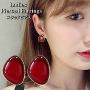 スタッドピアス キャッチピアス レディース アクセサリー 耳飾り ラインストーン 大きめ 赤 シンプル おしゃれ 女性用 婦人用 普段使い 記念日 誕生日 贈り物 プレゼント ギフト ファッション小物