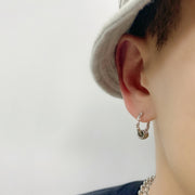 フープピアス ピアス 片耳用 1個売り メンズ レディース 男性 女性 男女兼用 アクセサリー リングタイプ サークル 模様 ゆらゆら シンプル かっこいい カジュアル レトロ 定番 おしゃれ プレゼント ギフト 記念日 お出かけ 銀色 黒