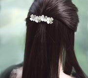 バレッタ レディース 女性 婦人 大人 髪留め 髪飾り ヘアアクセサリー お花風 フラワー風 ラインストーン フェイクパール おしゃれ かわいい 可愛い お出かけシーン パーティー