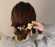 シュシュ レディース 女性 大人 ヘアゴム 髪ゴム ヘアアクセサリー ねじり 変形プレート 黒 ゴールドカラー おしゃれ 高級感