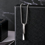 ネックレス ペンダント メンズ アクセサリー スティック バー  ひねり 男性用 おしゃれ カッコいい かっこいい 首飾り シンプル スタイリッシュ チェーン ギフト プレゼント 贈り物 カジュアル デイリー 普段使い 誕生日 記念日 父の日 レディース ユニセックス 男女兼用