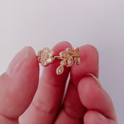 指輪 オープンリング レディース 女性 アクセサリー ラインストーン 花 フラワー キラキラ 可愛い おしゃれ デート 記念日 誕生日 パーティー 2次会 贈り物 ギフト プレゼント お出かけ ファッション小物