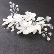 ヘッドコサージュ ヘアクリップ ブライダル レディース 女性 ヘアアクセサリー ヘアピン 髪飾り フラワー お花 ラインストーン パール調 華やか ヘアアレンジ 上品 きれいめ お洒落 ウエディング 花嫁 結婚式 パーティー 二次会 ファッション小物