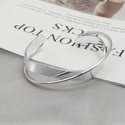 バングル ブレスレット レディース メンズ ユニセックス アクセサリー 女性 メタル シルバーカラー ゴールドカラー ブロンズカラー C型 シンプル 2連風 カジュアル おしゃれ かっこいい プレゼント 高見え 高級感 普段使い 贈り物 ギフト ファッション小物 誕生日 婦人 紳士 男女兼用
