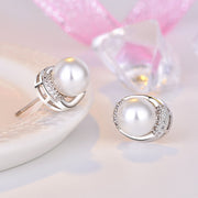 ピアス スタッドピアス 両耳用 アクセサリー レディース 女性 婦人 フェイクパール ラインストーン かわいい おしゃれ ギフト プレゼント 贈り物 オフィス 上品 ファッション雑貨