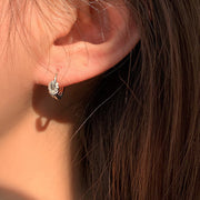 ピアス フープピアス レディース 女性 アクセサリー リング ラインストーン キラキラ シンプル 上品 おしゃれ かわいい 普段使い お出かけ ギフト プレゼント 婦人用