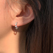 ピアス フープピアス レディース 女性 アクセサリー リング ラインストーン キラキラ シンプル 上品 おしゃれ かわいい 普段使い お出かけ ギフト プレゼント 婦人用