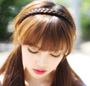 カチューシャ 三つ編みカチューシャ レディース 女性 ヘアアクセサリー ウィッグカチューシャ 三つ編み みつあみ 簡単アレンジ 可愛い お洒落 ヘアアレンジ お出かけ 普段使い 結婚式 パーティ ファッション小物