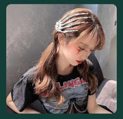 ヘアクリップ スカルハンド くちばしクリップ ハロウィン 仮装 コスプレ イベント ヘアアクセサリー スケルトン 骸骨の手モチーフ 髪飾り ホラー 悪魔 ゴースト ヘアアレンジ ヘアピン ヘアアクセント