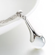 ペンダントトップ ペンダントヘッド チャーム レディース アクセサリー ファッション小物 シルバーカラー カラーストーン風 花の蕾 つぼみ 半透明 揺れる きれいめ カジュアル 上品 ギフト 記念日 誕生日 プレゼント