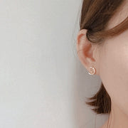 ピアス スタッドピアス アシンメトリー レディース 女性 アクセサリー 太陽 月 ラインストーン キラキラ 小さめ 小ぶり シンプル ゴールドカラー お洒落 おしゃれ かわいい 普段使い デイリー お出かけ 耳飾り ギフト プレゼント 婦人用