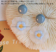 ピアス スタッドピアス キャッチピアス 両耳用 レディース 女性 アクセサリー 花 フラワー 透け感 かわいい キュート おしゃれ プレゼント ギフト お出かけ
