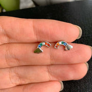 ピアス スタッドピアス レディース 女性 アクセサリー 小ぶり 小さめ 虹 レインボー 雲 ラインストーン キラキラ シルバーカラー お洒落 可愛い ファッション小物 ギフト プレゼント