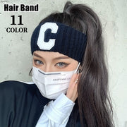 ヘアバンド ヘッドバンド レディース 女性 ヘアアクセサリー ファッション雑貨 幅広 大きめ 太め ワッペン アルファベット ニット ブラック ホワイト ブルー ポップ カジュアル かわいい キュート クール かっこいい ストリート系